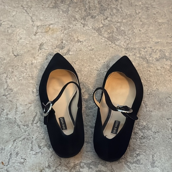 Nine West Aimee  Sz 10 1/2 pointed Mary-Jane Flats Black suede side buckle shoes - Picture 7 of 12